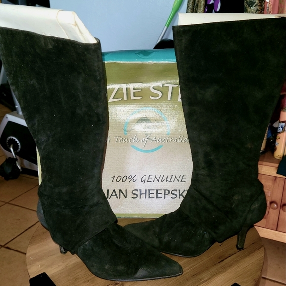 Cozie Steps Boots - Picture 1 of 3